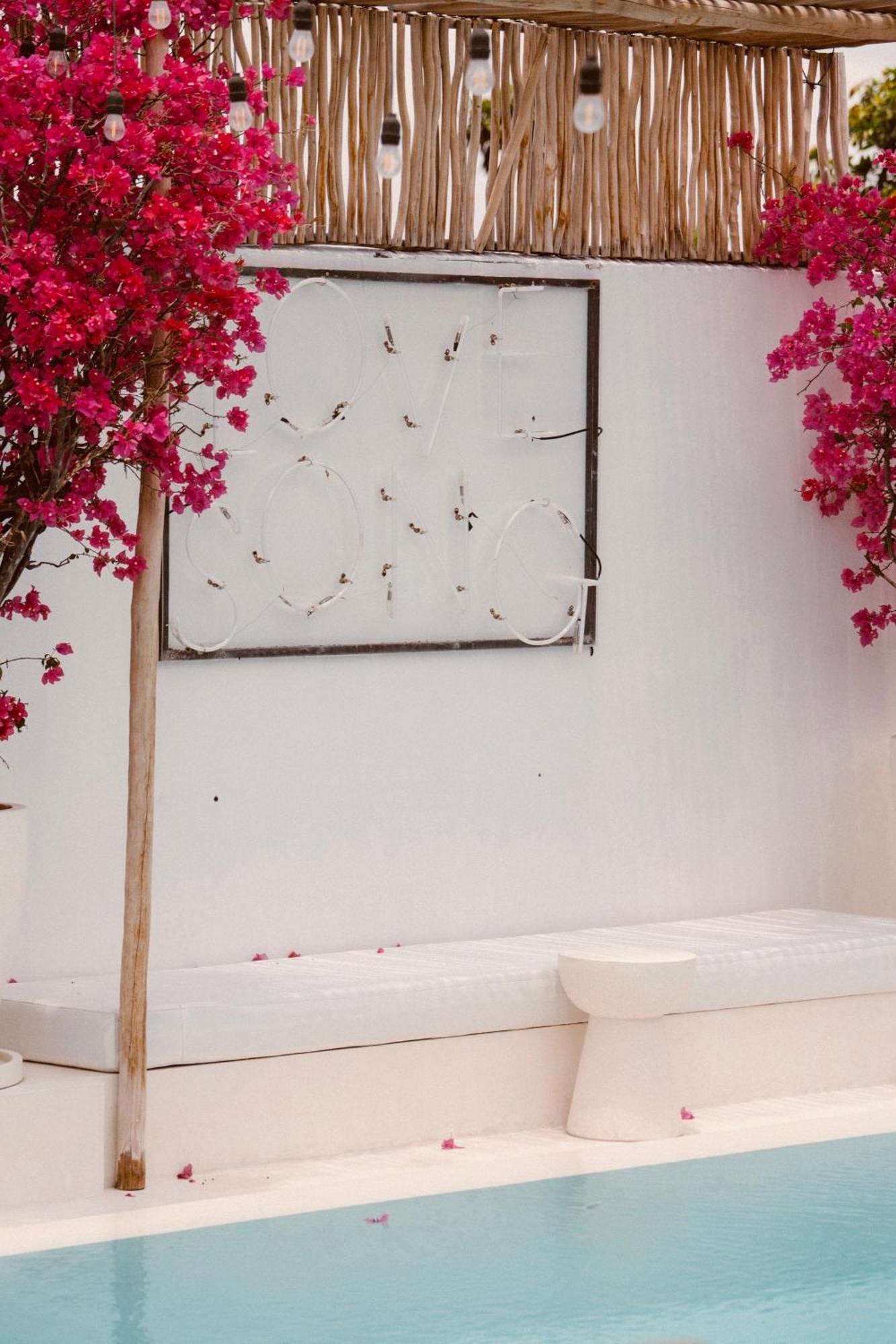 Love Song Boutique Hotel Canggu  Exterior photo